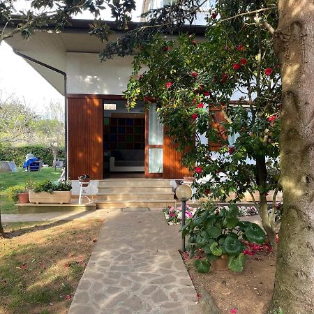 Appartamento In Villa Con Giardino Vicino Al Mare Bella Farnia Екстер'єр фото