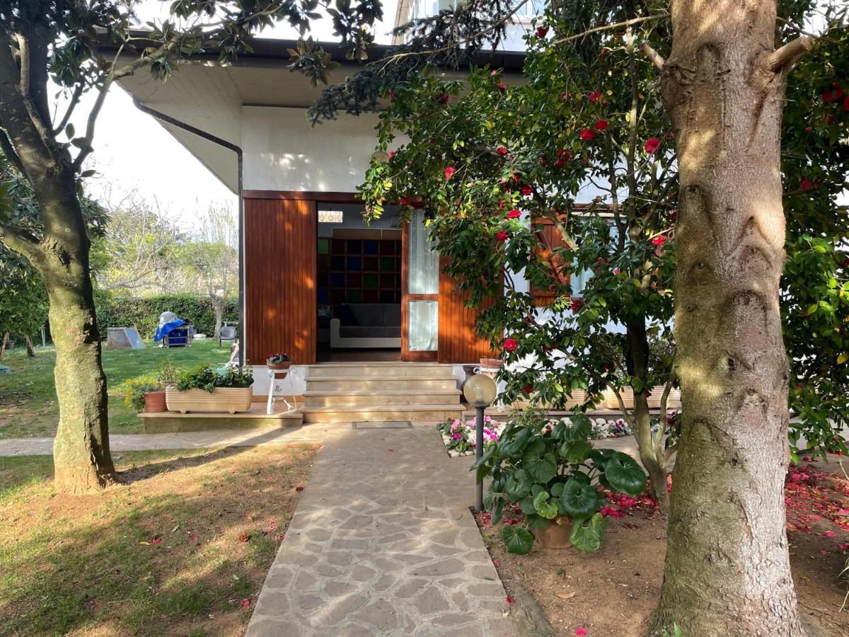 Appartamento In Villa Con Giardino Vicino Al Mare Bella Farnia Екстер'єр фото