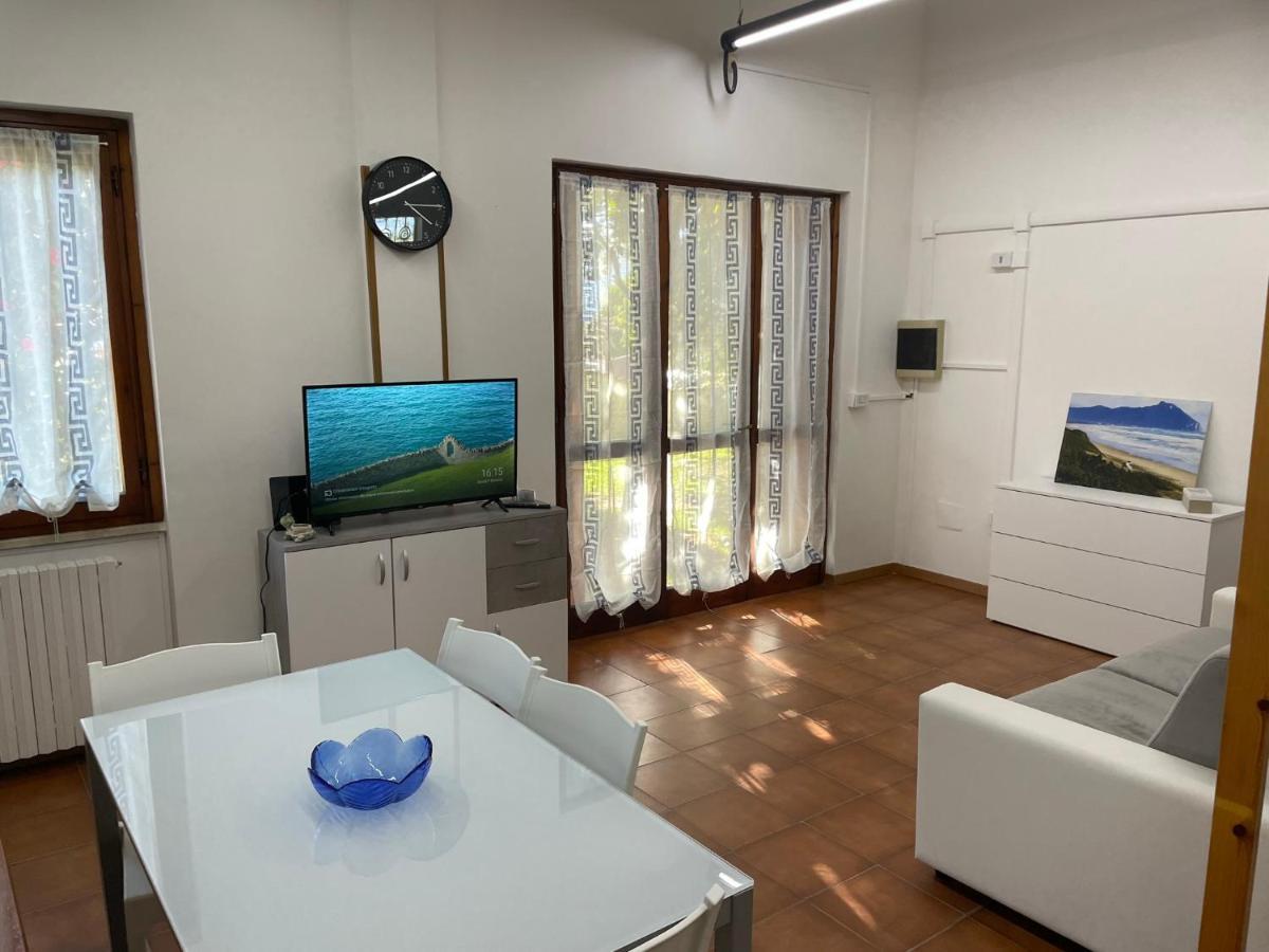 Appartamento In Villa Con Giardino Vicino Al Mare Bella Farnia Екстер'єр фото